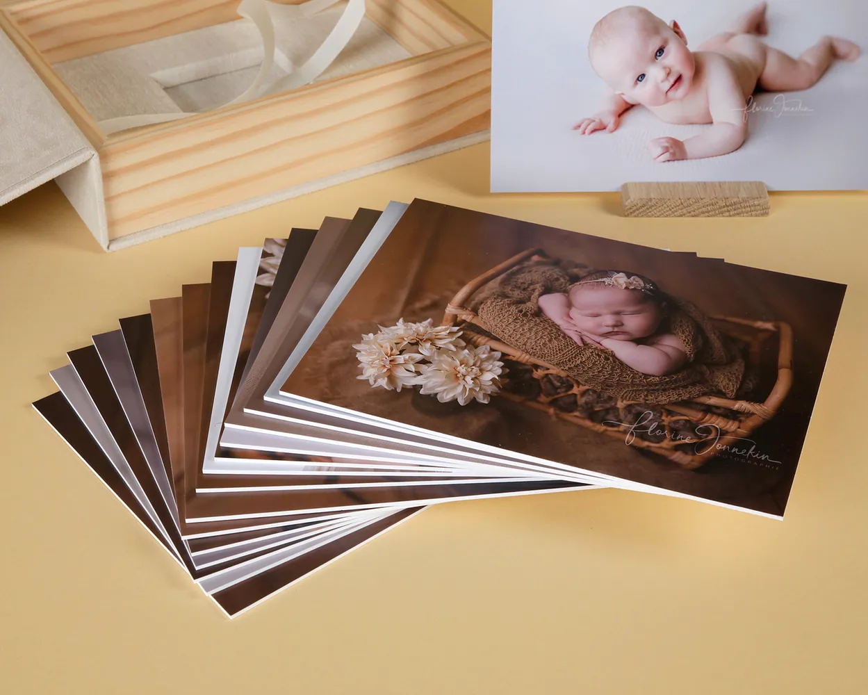 Caja Alcalá con fotos sobre cartulina rígida